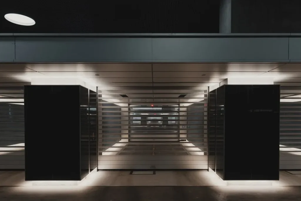 commerciall-business-server-room-1920w (1)